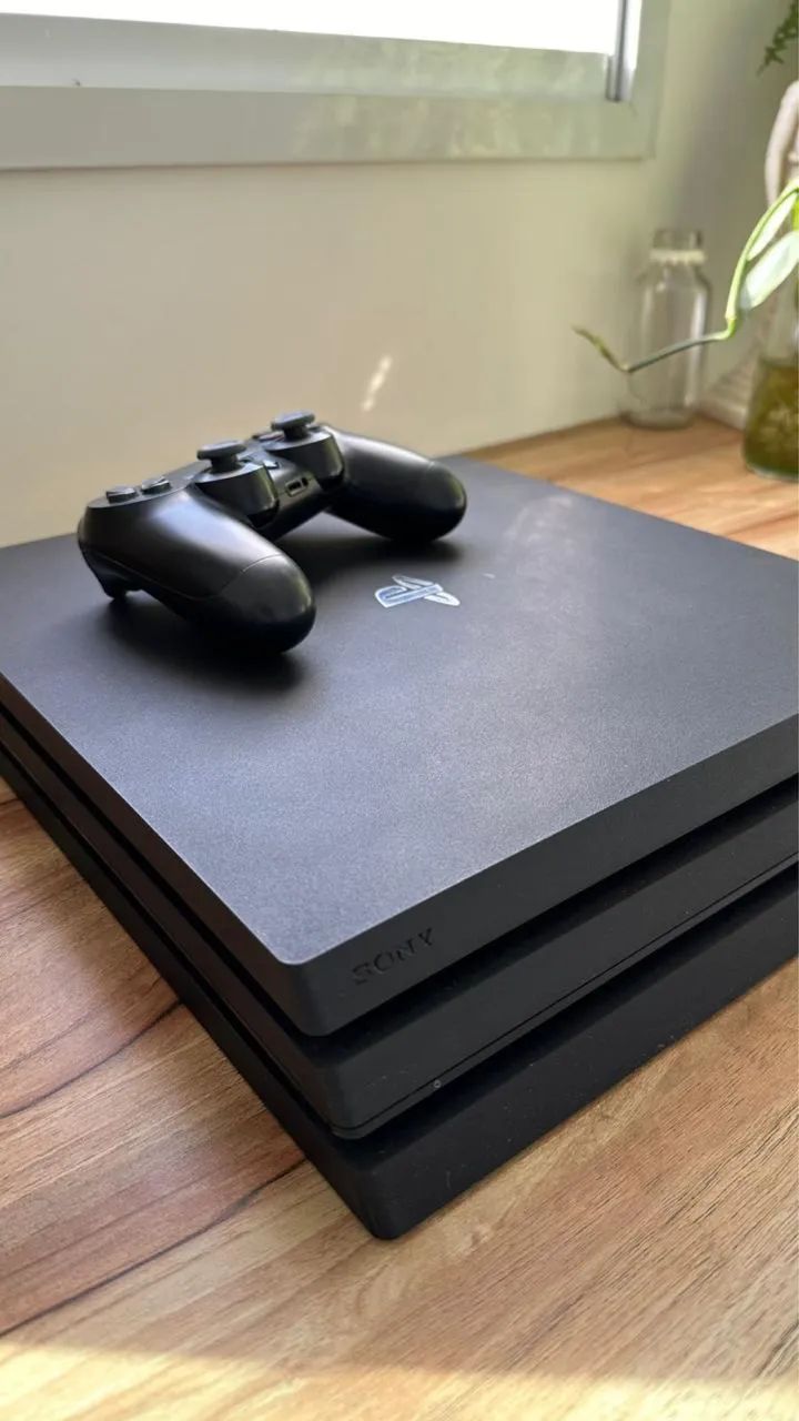 PlayStation 4 Pro - 1 controle  - Foto 2