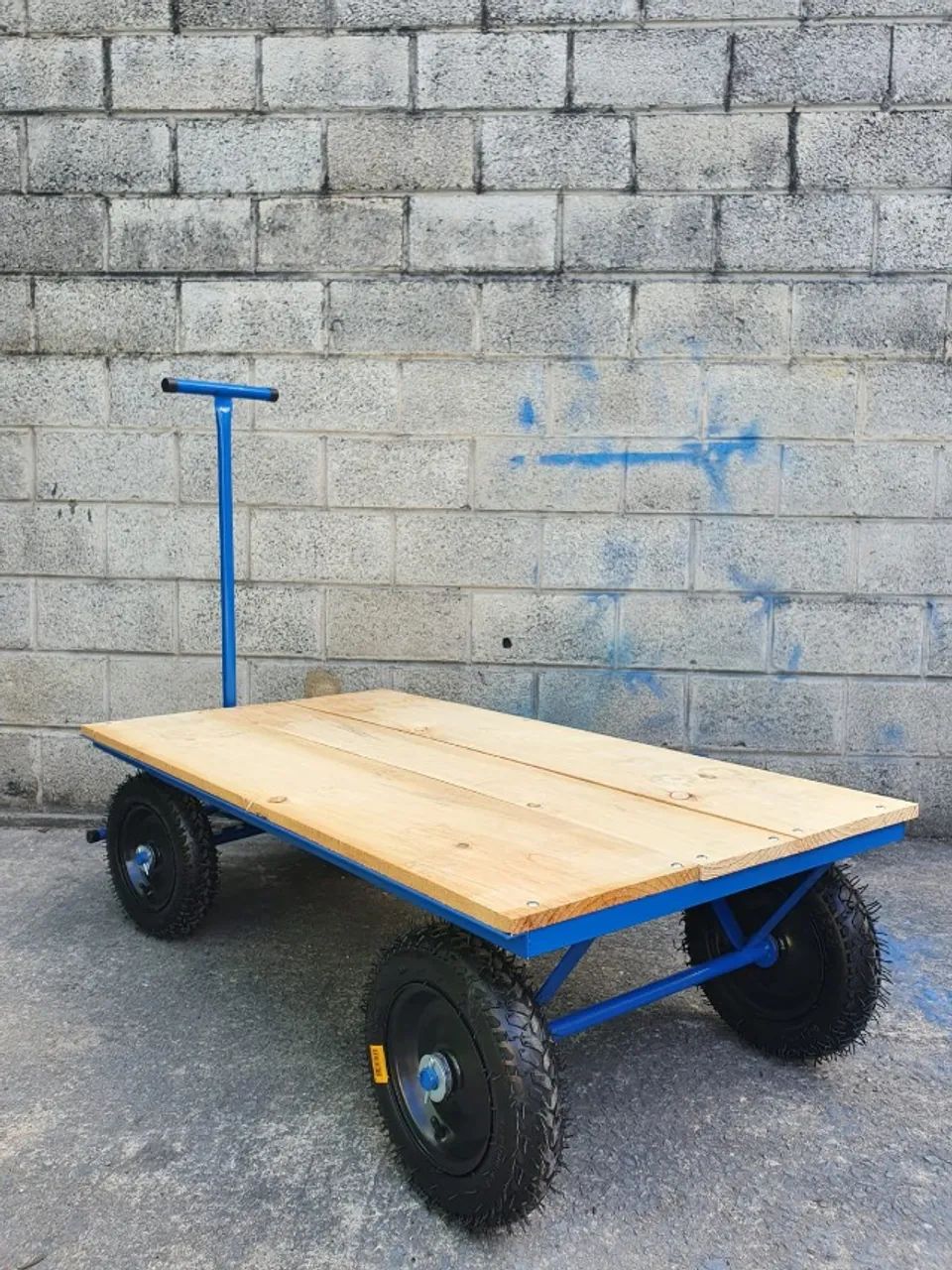 Carro plataforma com sistema de 5ª roda