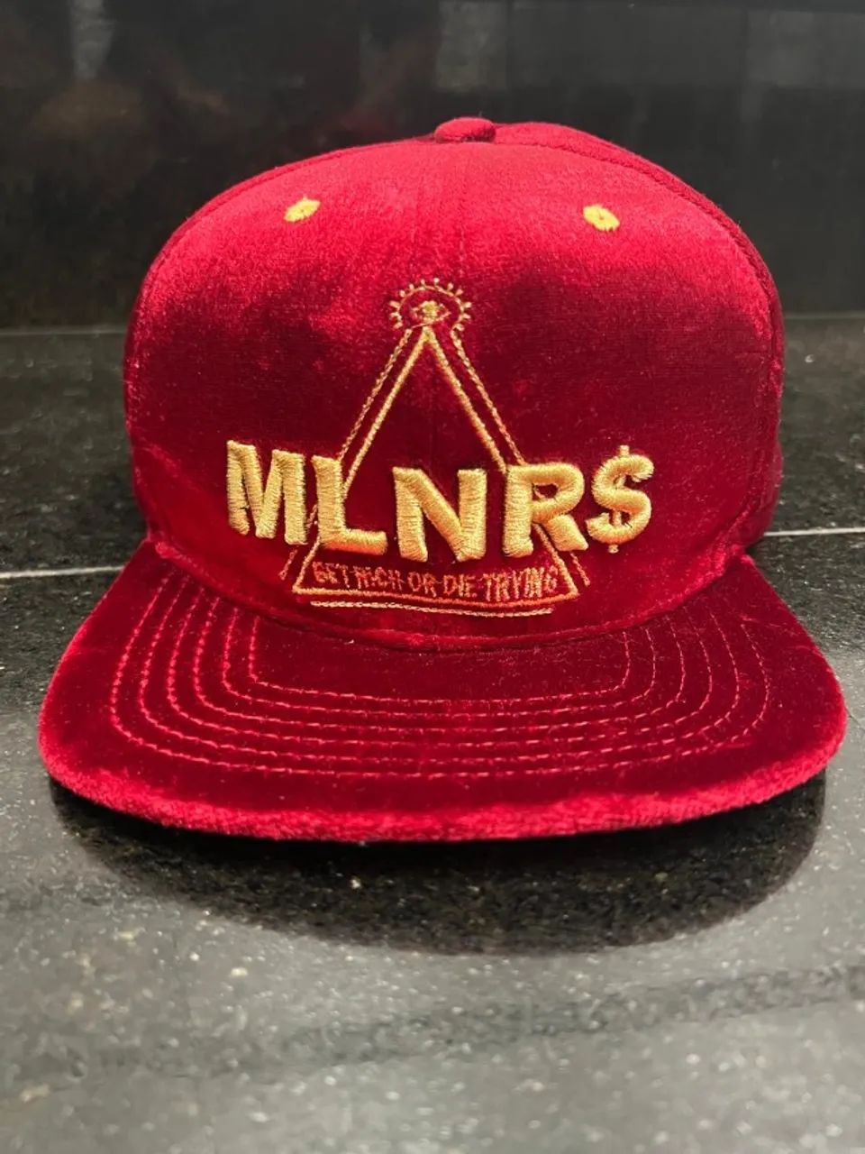 Boné em veludo vinho MLNR$  - Foto 2