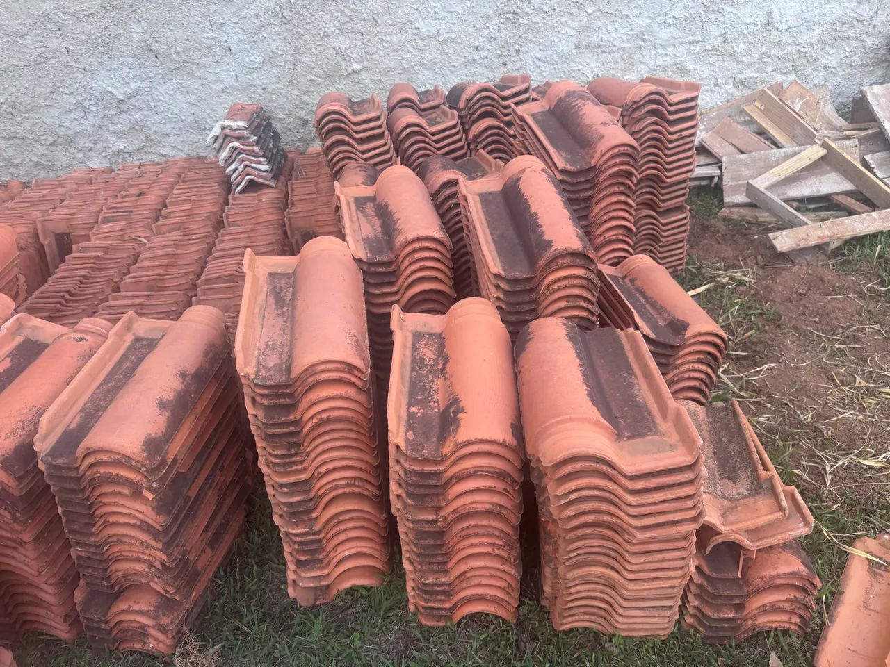 2.500 unidades de Telha cerâmica colonial (170 m2) / barro / cerâmica / telhado colonial