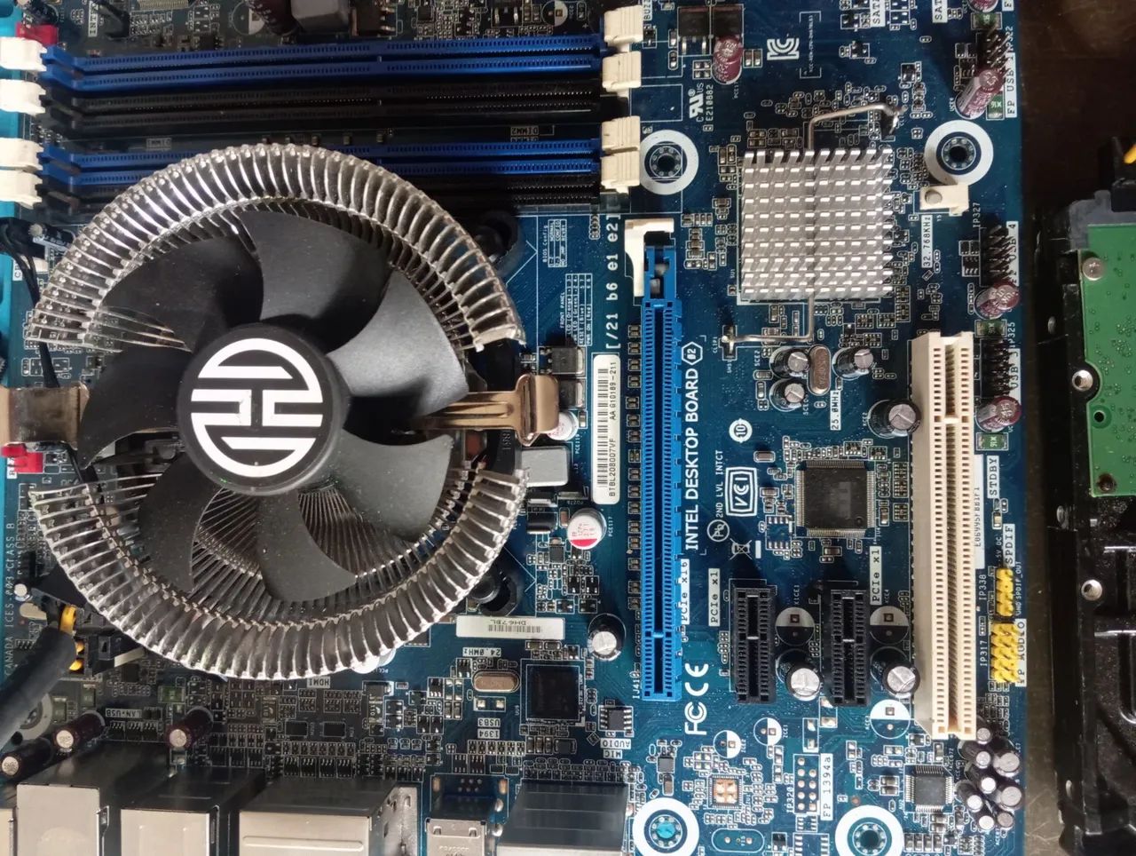 Placa Mãe Intel LGA 1155 + i3 3220 C/cooler  - Foto 2