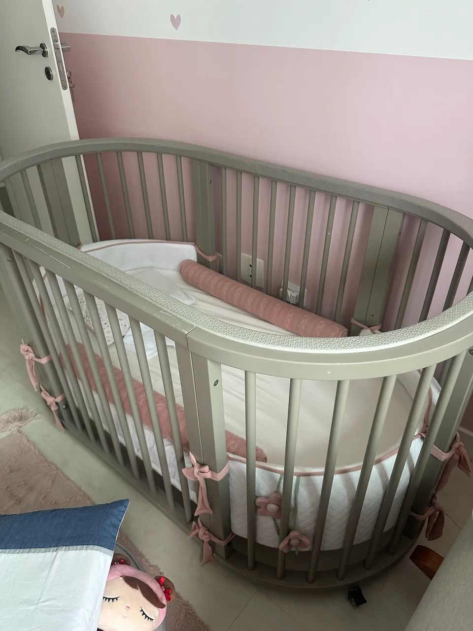 Berço Crescer Redondo com colchão - Cinza - Foto 2