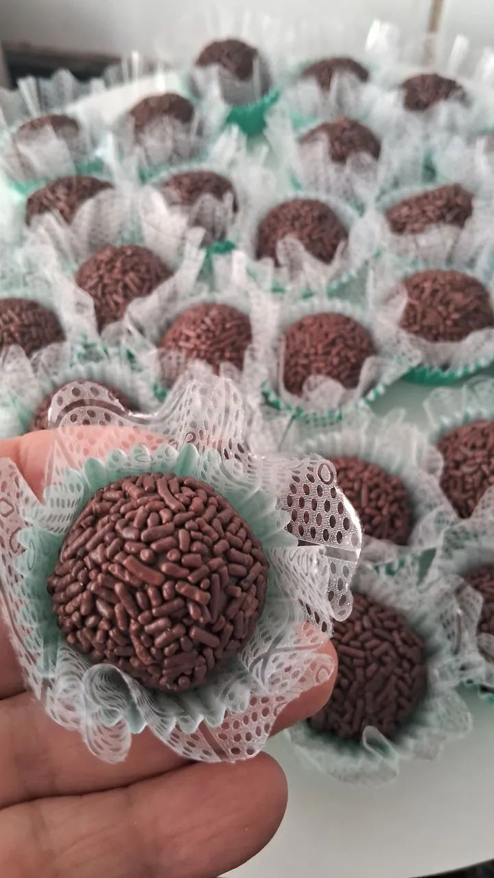 DOCES E BOLOS PERSONALIZADOS 