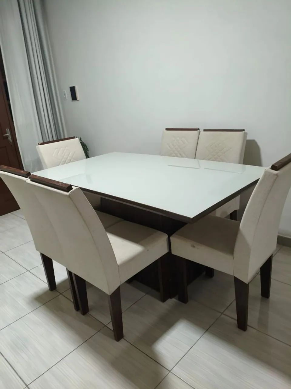 Mesa de jantar com 06 cadeiras  - Foto 4