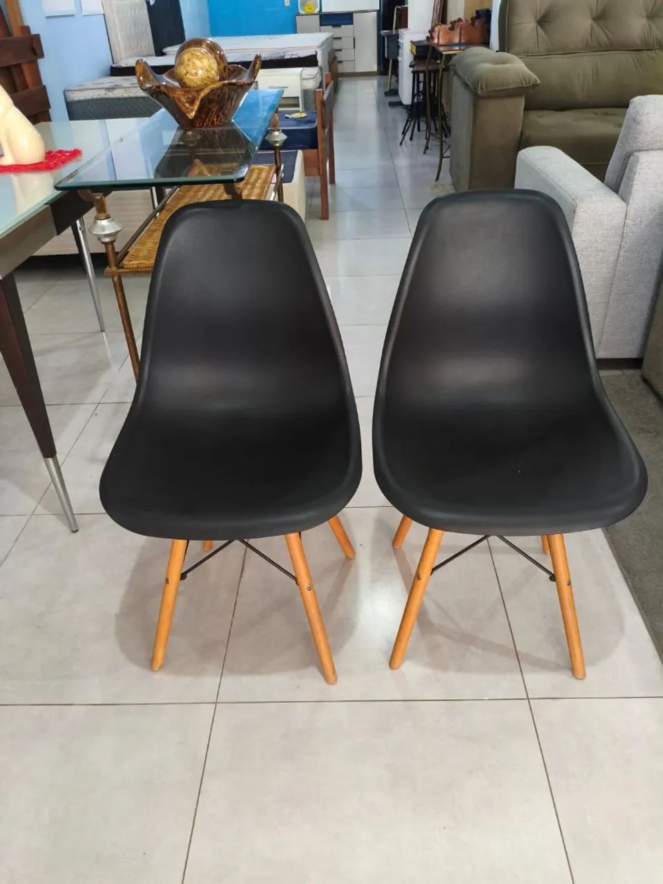 Cadeiras Eiffel 2 unidades R$ 100,00 cada  - Foto 4
