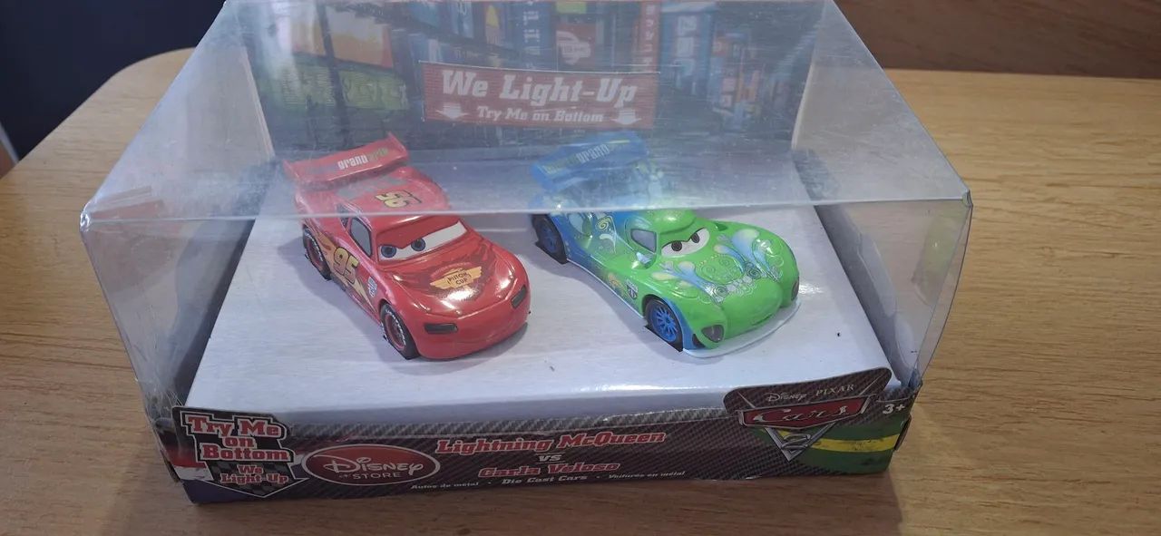 Mc queen e Carla Veloso  cars original disney store 