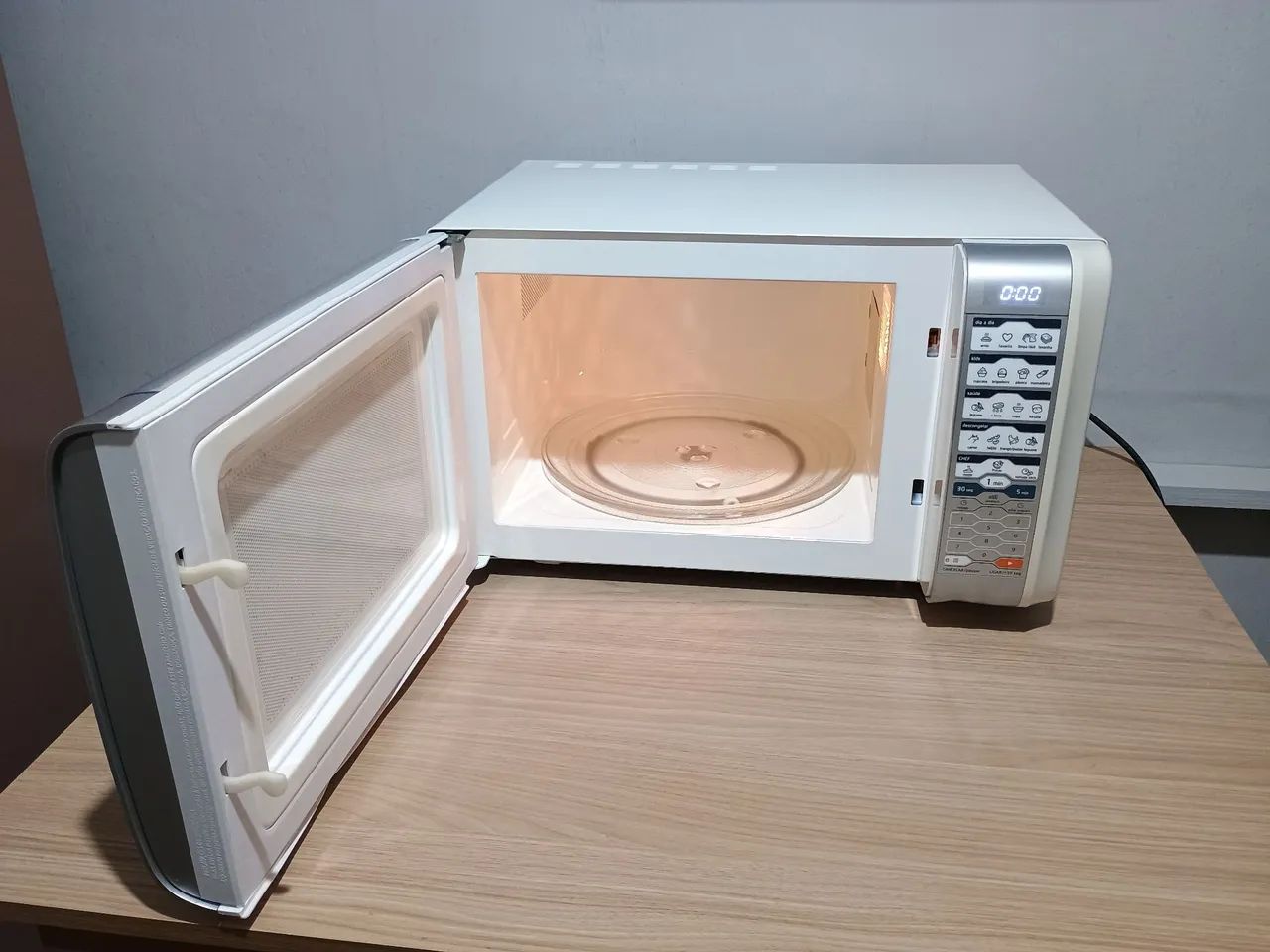 Microondas Midea 32L - Foto 2