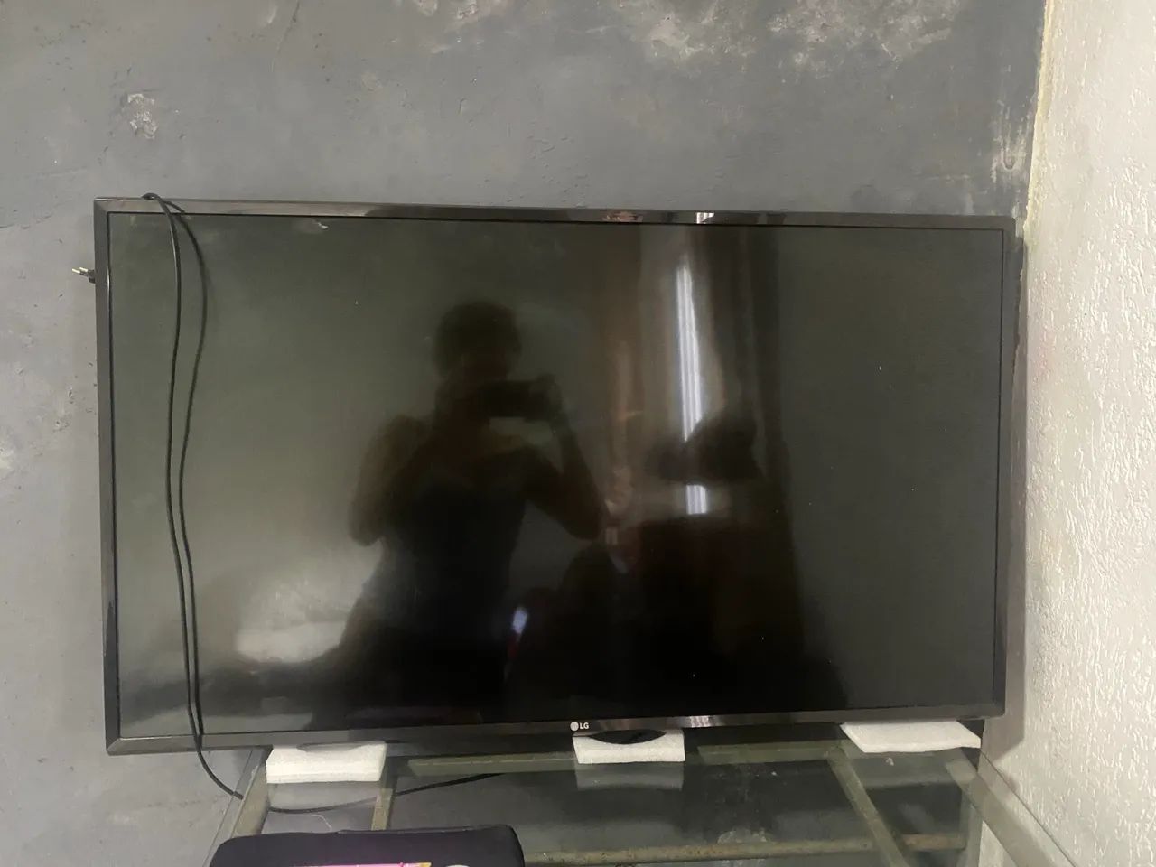 Smart TV LG 43? Full HD - Funcionando com detalhes