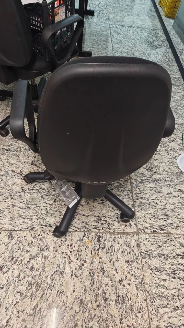 Cadeira de escritório Flex form Nova e  tem usada - Foto 4