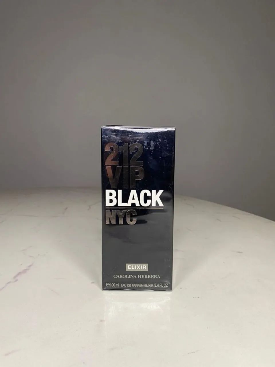 Perfume 212 vip Black Elixir 100ml lacrado original.