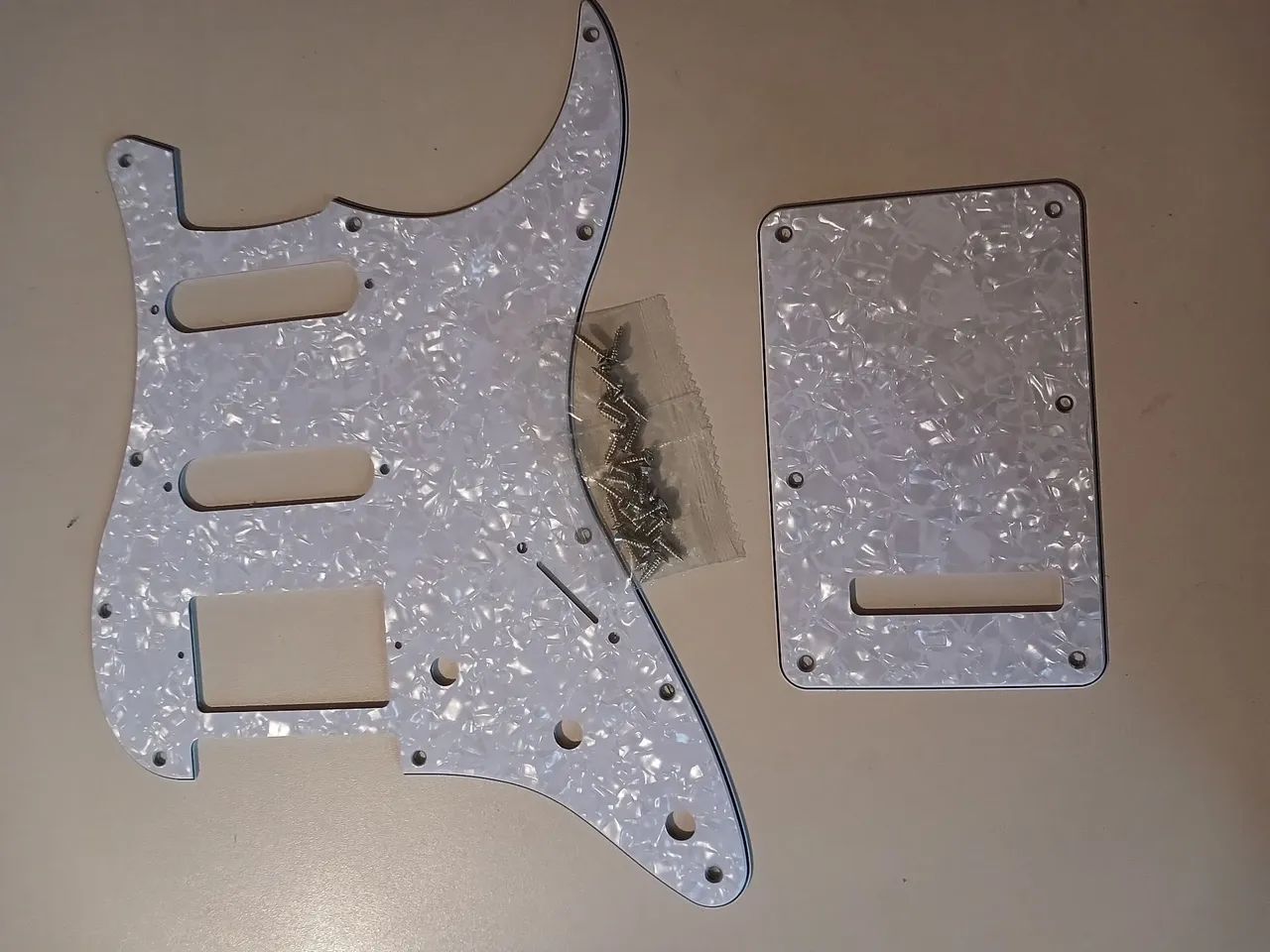 Escudo stratocaster SSH novo 