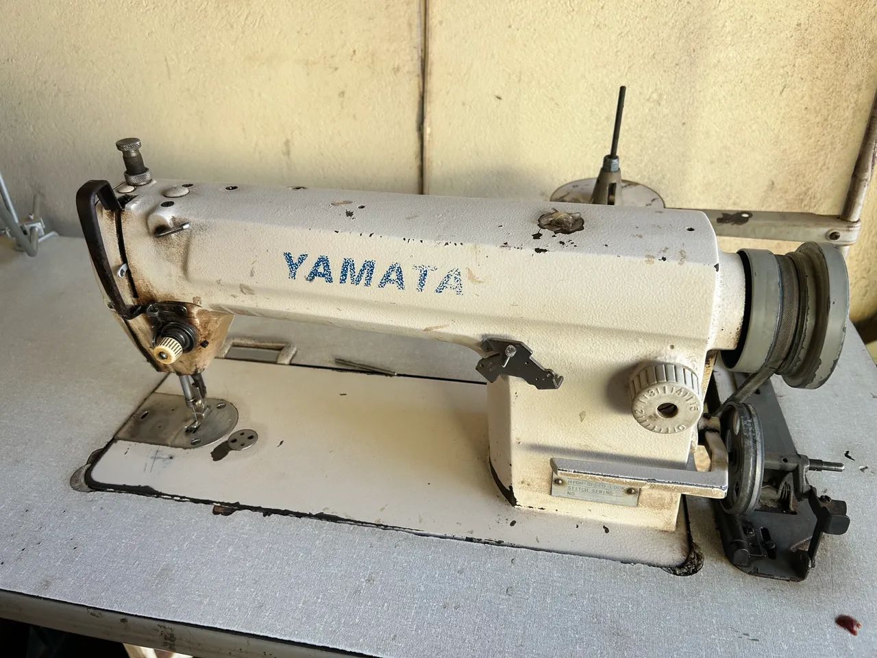 Máquina reta yamata