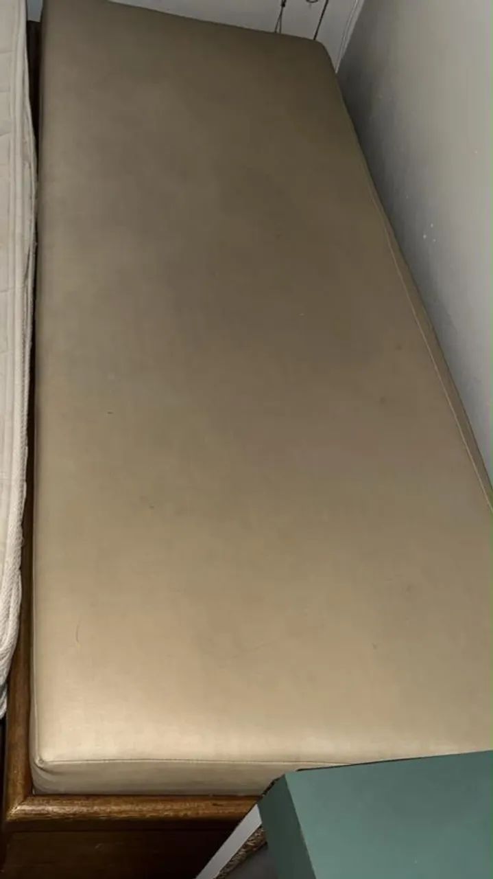 Cama com colchão 