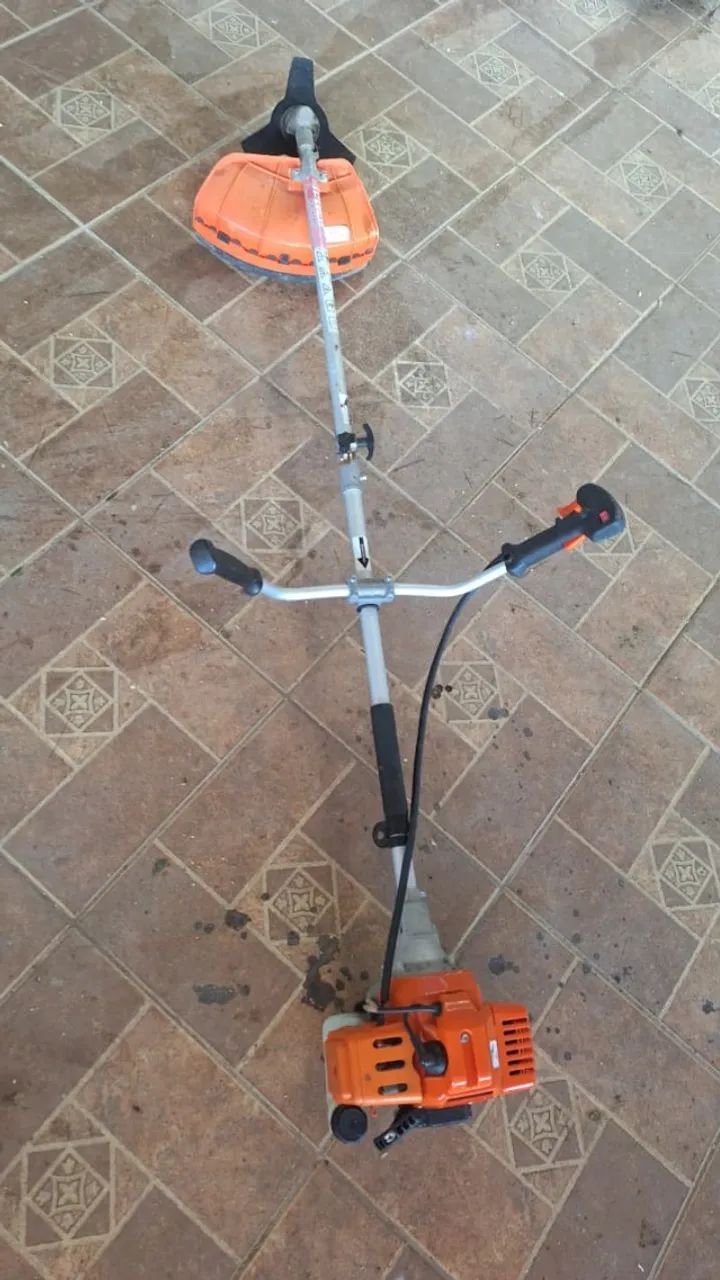 vendo uma Roçadeira Intec Machini semi-nova - Foto 2