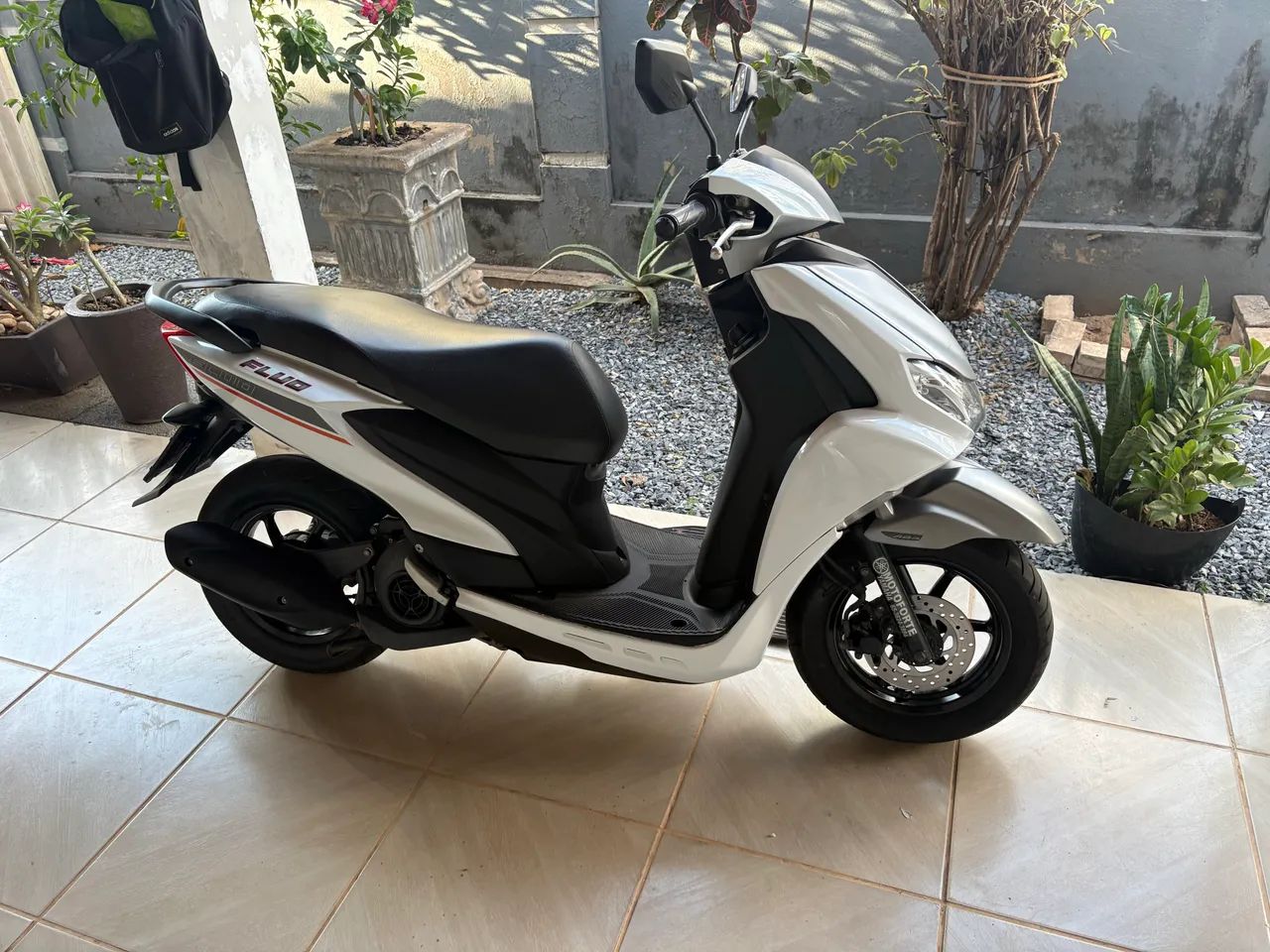 Vendo moto fluo 125 cc - Foto 2