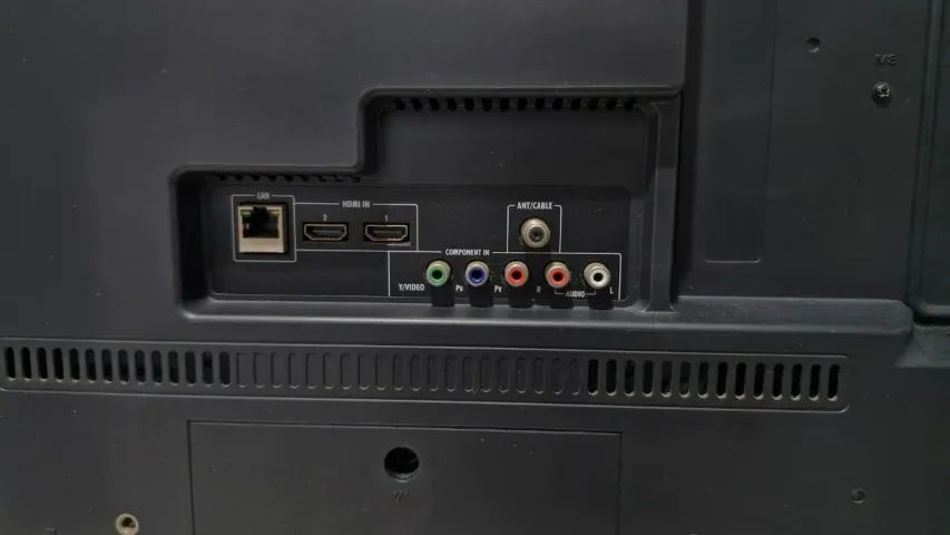 Tv Toshiba Led Preta 32 Polegadas Mod 32l2400 - Foto 2