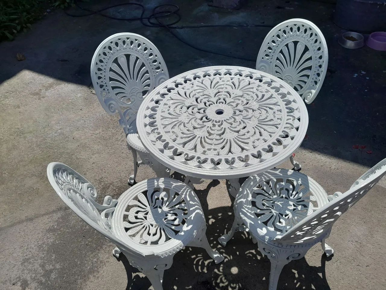 Conjunto de mesa e cadeiras - Foto 2