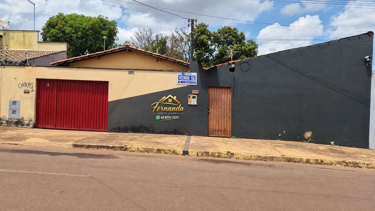 Duas casas em lote