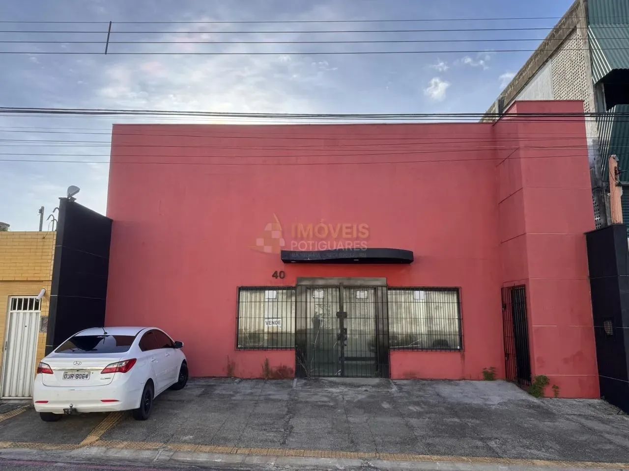 Prédio comercial com 9 salas em Lagoa Nova  440 m² de Área Útil