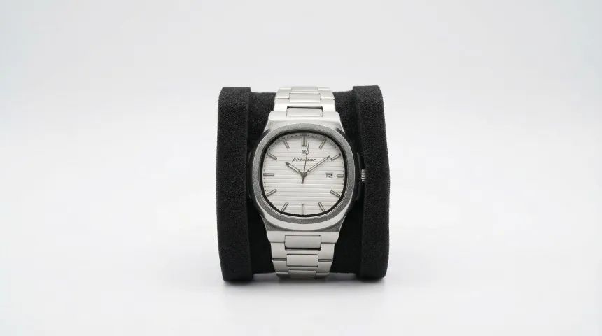 Relógio Clássico de Luxo