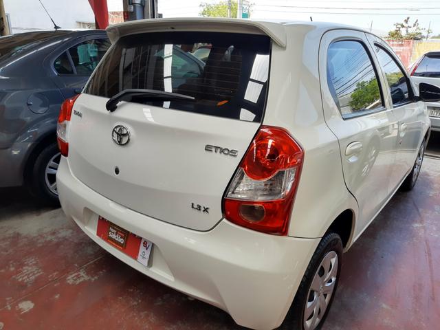 Toyota Etios HB 1.3 x AUT 2016/2017 impecável - Foto 3