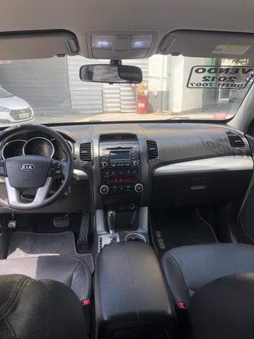 Vendo Kia Sorento Modelo EX2 carro muito novo 2012 - Foto 9
