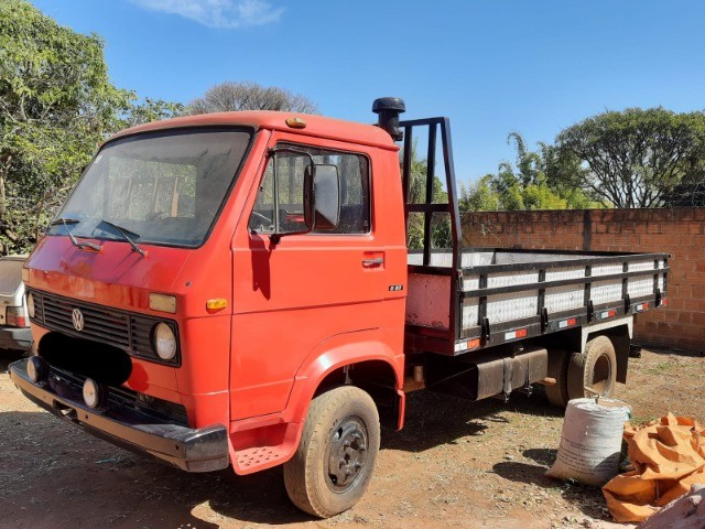 CAMINHÃO VW 6-90