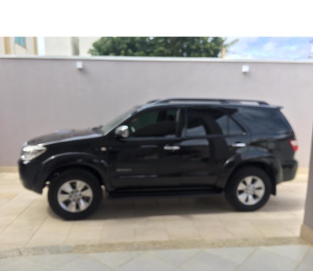 HILUX SW4 7 LUGARES