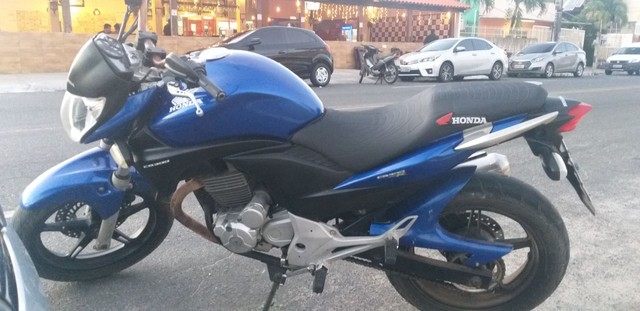MOTO HONDA CB 300