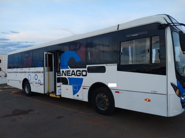 Ônibus Urbano 2015/2015 Chassi: Iveco 170S28 - Foto 2