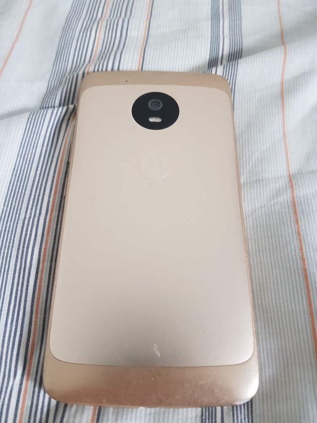 Usado: Motorola Moto G5s 32gb Dourado . em Promoção | Ofertas na Americanas