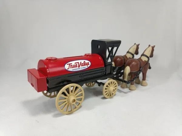 Linda Carroça com dois Cavalos e um Tanque - tema da True Value, loja de ferramentas - Foto 4