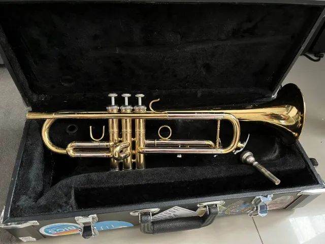 Trompete Eagle - modelo TR 504 SIb. Perfeitas condições de uso.