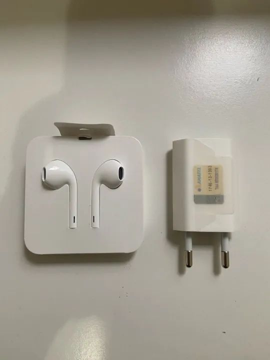 EarPods conector lightning com carregador fonte iPhone