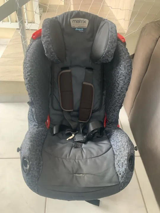 Cadeirinha de Carro Matrix Studio - Usada