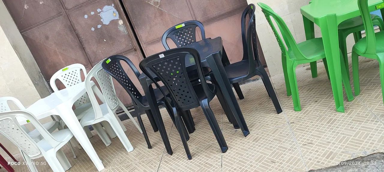 Mesas e cadeiras de plástico  - Foto 3