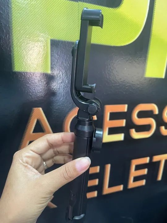 Tripé e Bastão de Selfie c/ controle Bluetooth - Foto 2