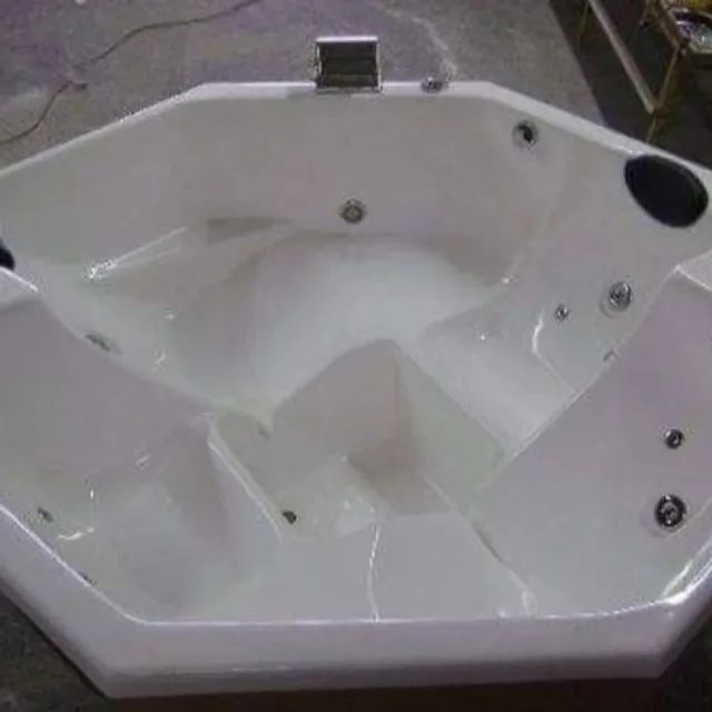 SPA SEXTAVADO COM HIDROMASSAGEM E AQUECEDOR MODELO DE 4 LUGARES - Foto 2
