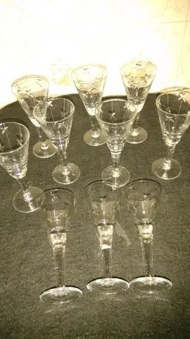10 antigas taças de licor de cristal fino lapidadas - Foto 2