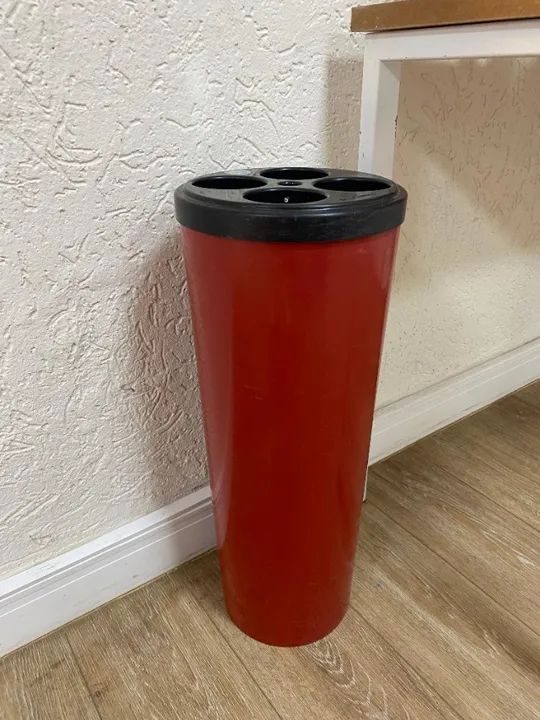 Lixeira De Copos Descartáveis Com 4 Tubos - Cor. Vermelho - Foto 2