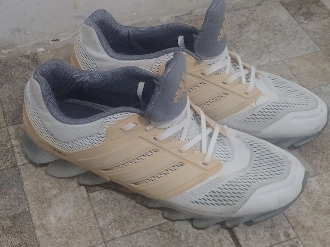 Tenis Adidas 44 - Foto 3