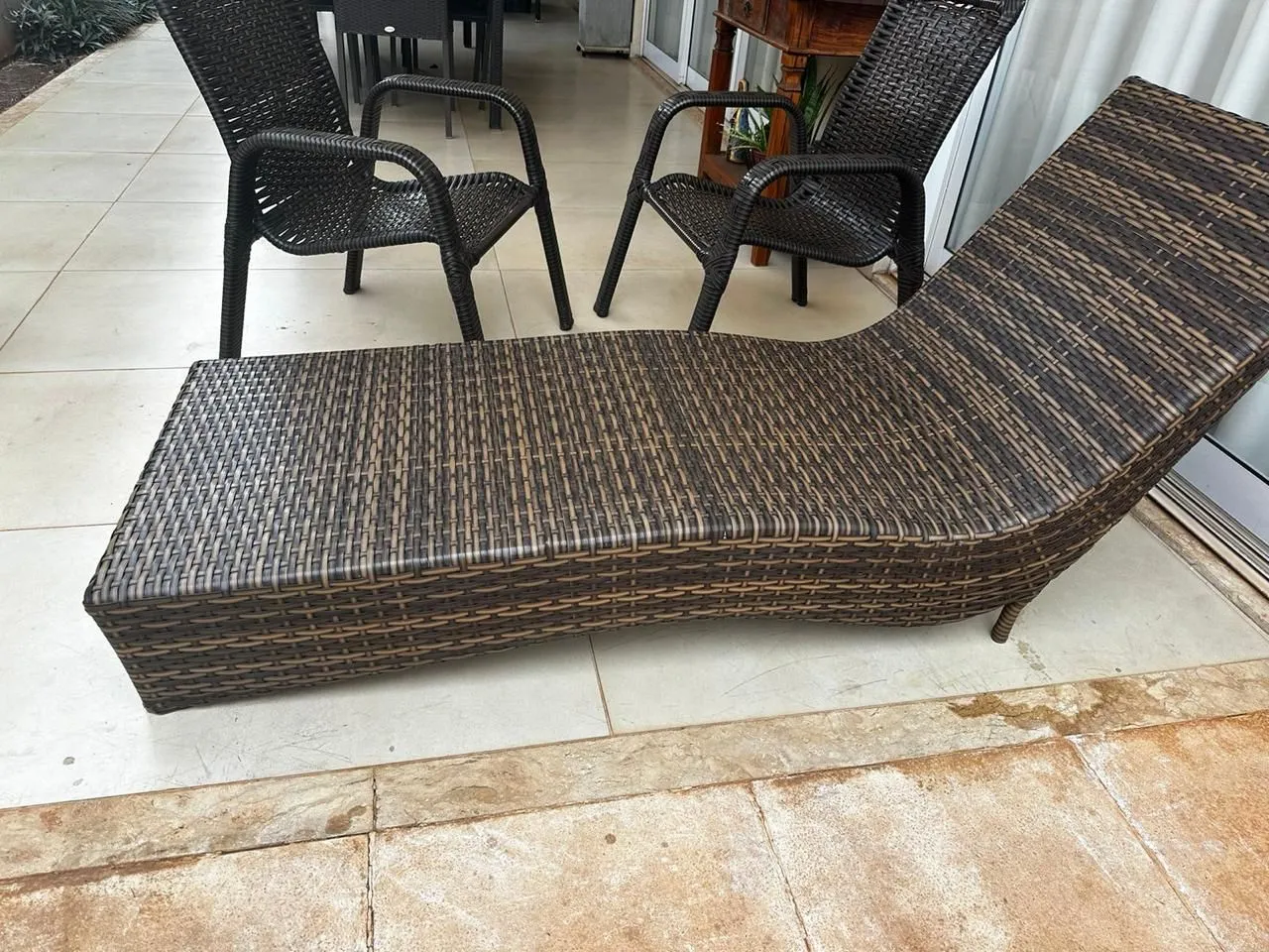 Chasie em aliminio com acabamento em junco