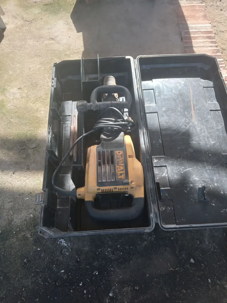 Martelo Demolidor Dewalt com Maleta