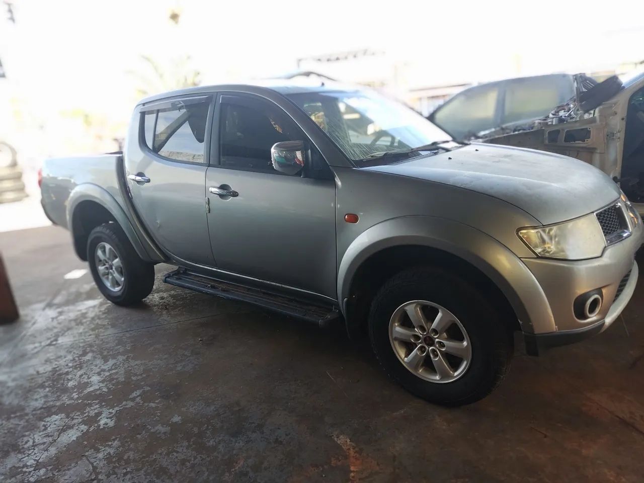 Mitsubishi L200 Triton 2013 - Sucata