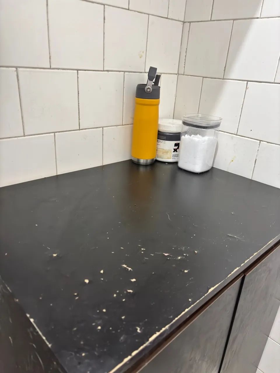 Kit Armário de cozinha chão e aéreo MDF preto com madeira - Foto 2