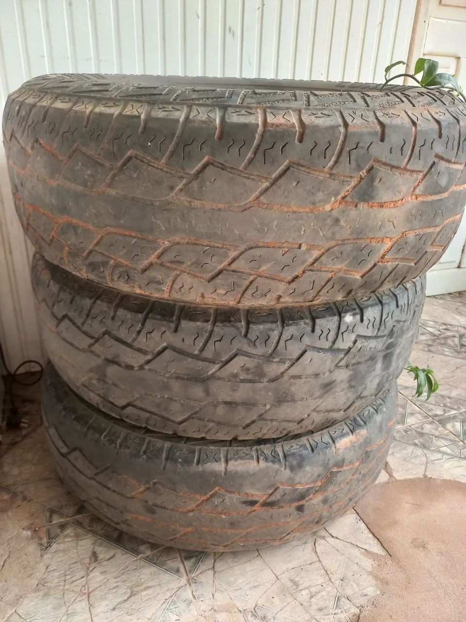 Pneus p caminhonete Aro 265/70r16 - Foto 2