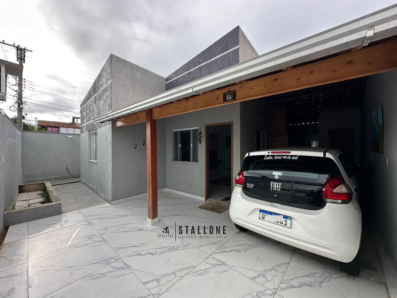 Casa térrea, 3 quartos, acabamento moderno, à 500m da Praia de Piúma/ES