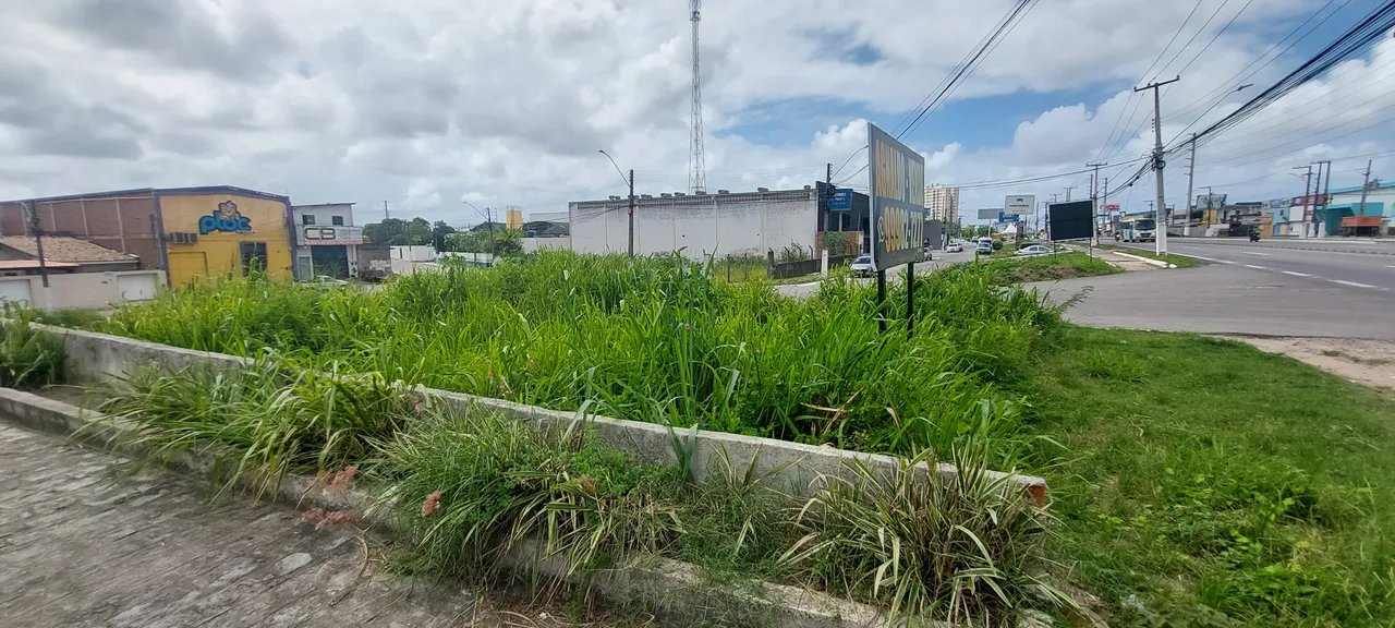 Imóvel para venda tem 770 metros quadrados em Cidade Universitária - Maceió - AL