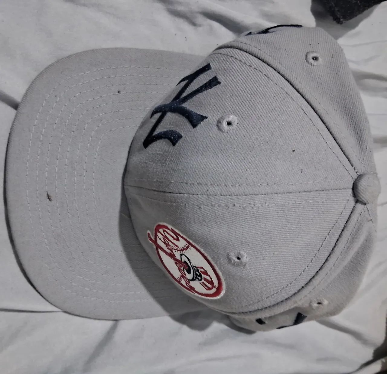 Boné New York Yankees Cinza