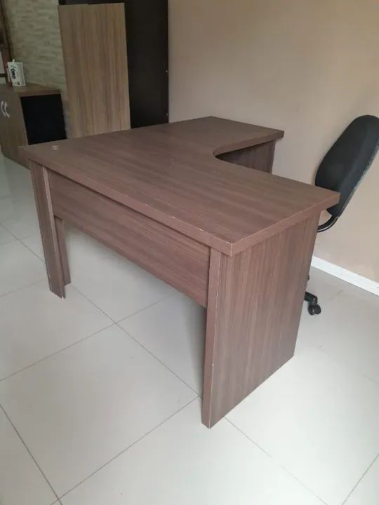 Conjunto de Mesa e Armário para Escritório - Foto 5
